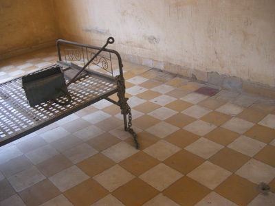 Cell from the infamous SR-21, a former school used as a torture factory ©UrbisMedia