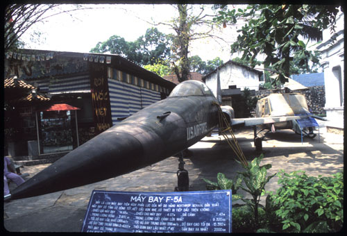 Memento Belli, Saigon War Museum  ©1997 UrbisMedia
