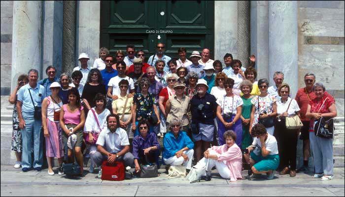 My group, mingled with that of another tour professor in Florence © 1987, UrbisMedia